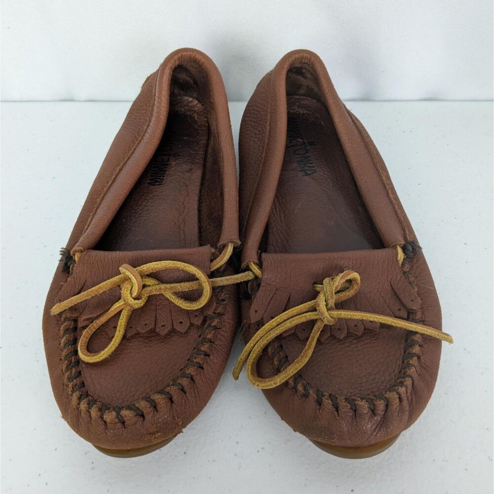 Minnetonka Deerskin Moccasins Kilty Brown Size 6